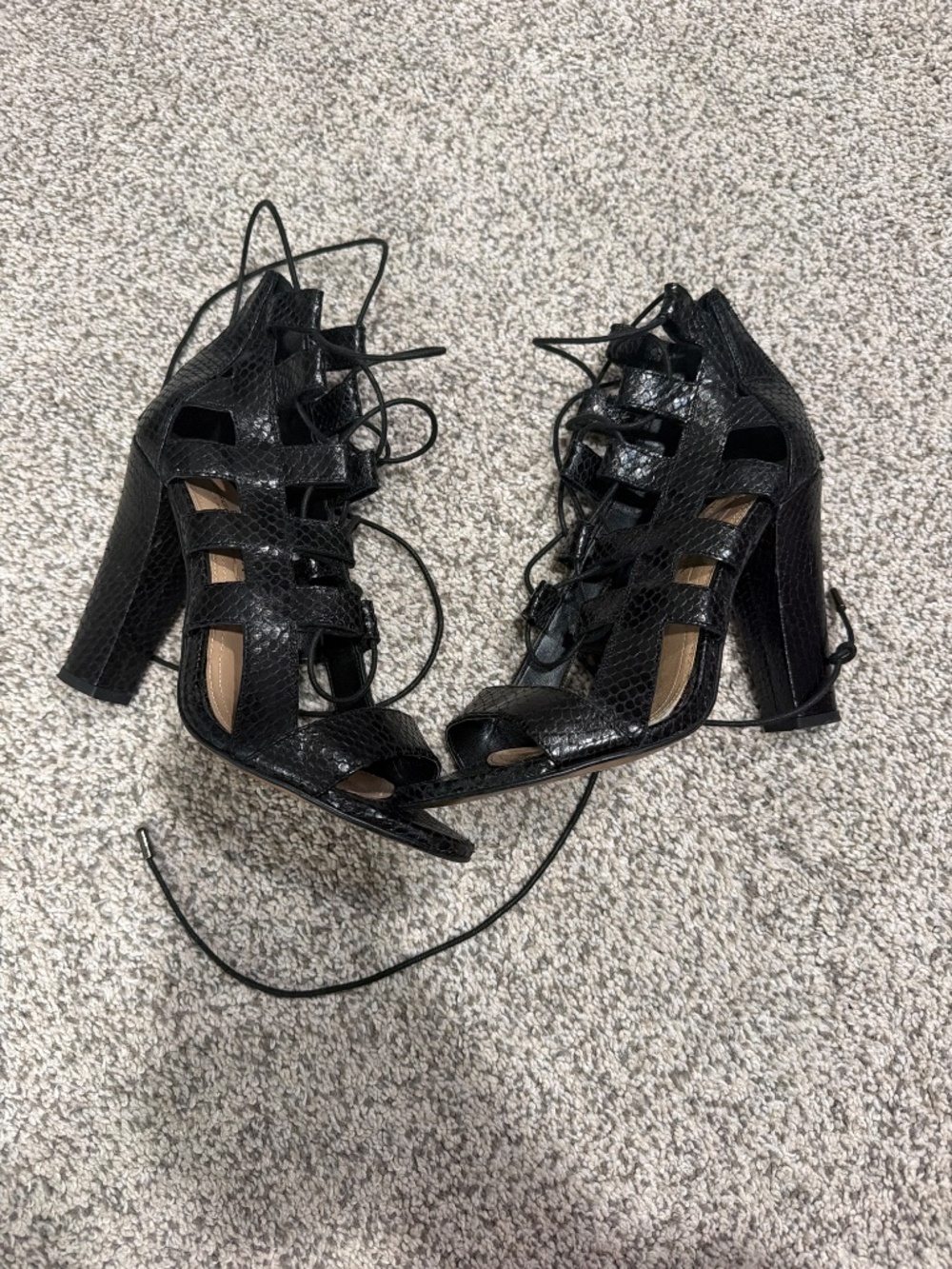 BCBG MAXAZRIA black snake gladiator sandal laceup heels size 39
